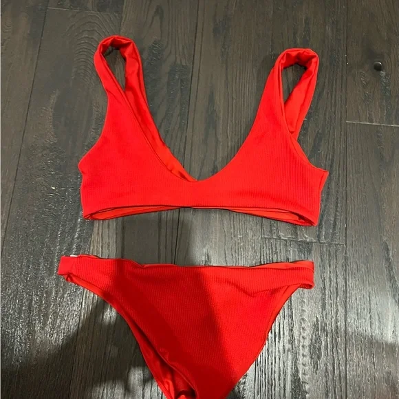 Bright red Zaful bikini - Picture 3 of 7